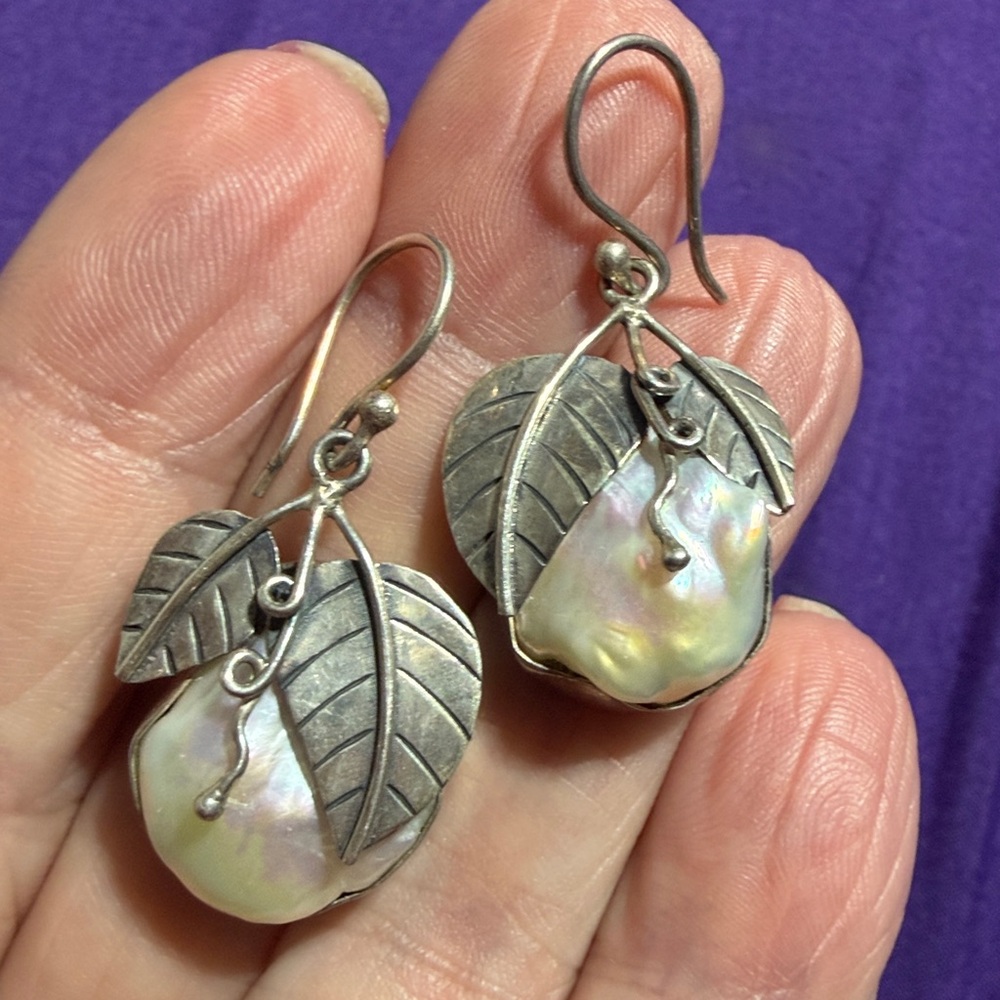 Sterling Silver Leaf Pearl Earrings (3) - Picture 4 of 8